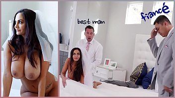 Reproducir Pilla a su novia en la cama con otro hombre