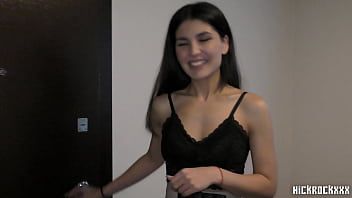 Redă Foarte multa penis mare intra in aceasta pizdulice foarte umeda