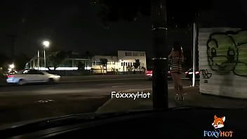 Reproduzir Ele obriga a namorada a se prostituir