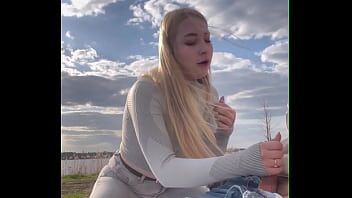Reproduzir Na primavera na natureza, esses jovens cordacs fazem muito sexo