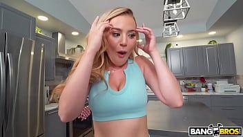 Play He tests the pussy of a teenage girl in very short pants and wants to make her tremble