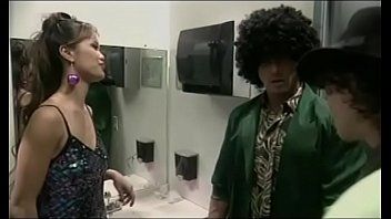 Reproduzir Xxx anal xxx oral e orgasmo no banheiro público
