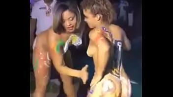 Reproducir Película porno con una milf gorda que te penetra duro