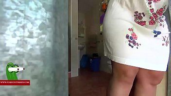 Jouer Baiser une graisse n'a nulle part où faire l'amour que sur le couvercle des toilettes
