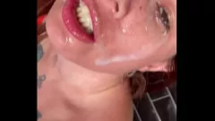 Redă Ejac peste păsărica roșcatei tatuate și fața fierbinte - Raul Kobra și Zara Snake
