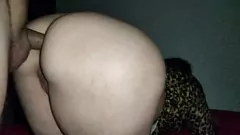 Reproducir MILF latina en pijama anhela anal y recibe creampie