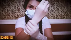 Redă Asistentă pofticioasă în mănuși de latex și mască - medfet roleplay asmr