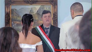 Reproducir Coño porno es follado el día de la boda