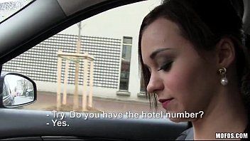 Abspielen Pornofilme mit geilen Romanzen, die viel Schwanz wollen