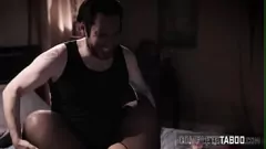 Riproduci Troie adolescenti Angela White e Tommy Pistol in un'azione hardcore a tre estrema con grandi tette e feticcio tabù