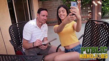 Reproducir Harmony wonder follada duro en el coño por su nena con gran polla