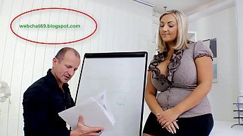 Play The Russian woman makes hardcore love with her babe in love with her pussy