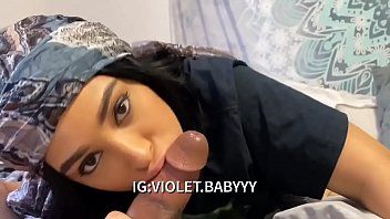 Play Sexy crow makes big and thick blowjob until she swallows free