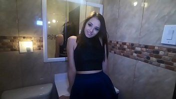 Redă Video cu femei care sunt lingatoare mari de pula bruneta fututa in bucatarie