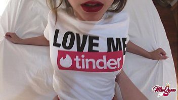 Redă S-au cunoscut pe tinder si fac sex pentru prima oara
