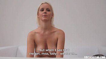 Reproducir Película xxx con una hermosa masturbándose