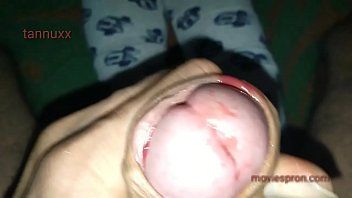 Reproducir Su novio le dispara por primera vez