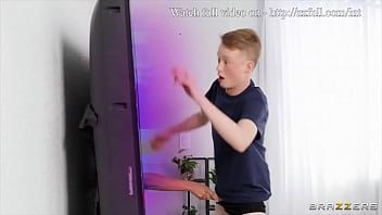 Redă Xxx cu incest fratele penetreaza surioara tarfa
