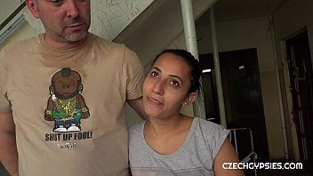 Redă Adevarat futai cu un parteneri de amatori sot si sotia il oral de pula