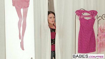 Reproduzir Sexo e sexo completo com duas beldades femininas
