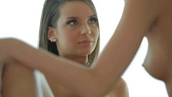 Play Women's beauty evenly shares a man's tasty penis