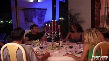 تشغيل xxx في الحجز مع مغتصب يسيء إلى شقراء