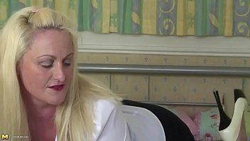 Redă Matura cu tate mari se masturbeaza cu un vibratorpe xhamster